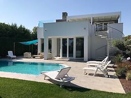 Super Villa With Private Pool in Isola Albarella by Beahost Rentals