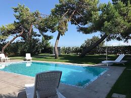 Super Villa With Private Pool in Isola Albarella by Beahost Rentals