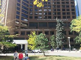 Spacious Furnished Apartment Sleeps 4 With Walkout Balcony, Parking Av