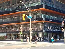 Spacious Furnished Apartment Sleeps 4 With Walkout Balcony, Parking Av