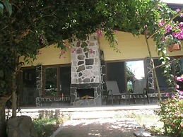 Casa Buen Aventura, Panajachel, Solola, Guatemala - Casa de Campo Fami