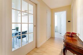 Sunny Flat In Elegant Building Close To Colosseum