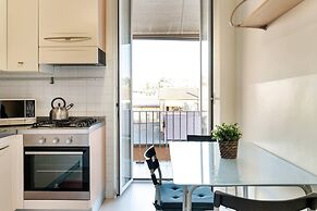 Sunny Flat In Elegant Building Close To Colosseum