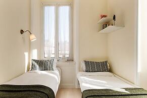 Sunny Flat In Elegant Building Close To Colosseum