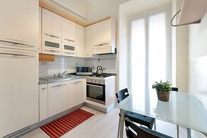 Sunny Flat In Elegant Building Close To Colosseum