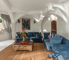 Xanadu Villas Retreat 2pax