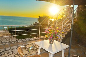 Studio Apartments Maria With Pool and Amazing View - Agios Gordios Bea
