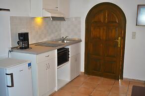 Studio Apartments Maria With Pool and Amazing View - Agios Gordios Bea