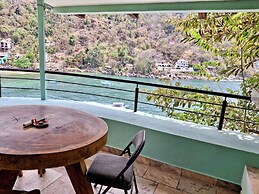 Beach Frontage Armonia Villa With Stunning Views