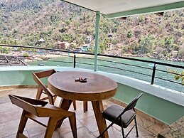 Beach Frontage Armonia Villa With Stunning Views