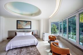 Beach Frontage Armonia Villa With Stunning Views