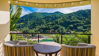 Beach Frontage Armonia Villa With Stunning Views