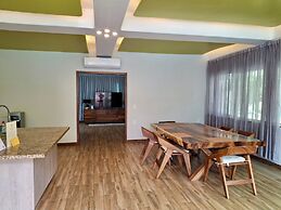 Beach Frontage Armonia Villa With Stunning Views