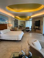 Beach Frontage Armonia Villa With Stunning Views