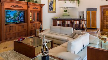 Beach Frontage Armonia Villa With Stunning Views