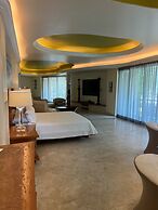 Beach Frontage Armonia Villa With Stunning Views