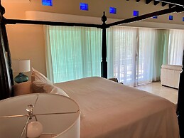 Beach Frontage Armonia Villa With Stunning Views