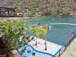 Beach Frontage Armonia Villa With Stunning Views