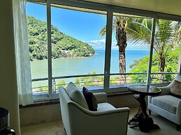 Beach Frontage Armonia Villa With Stunning Views