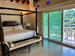 Beach Frontage Armonia Villa With Stunning Views