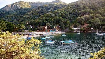 Beach Frontage Armonia Villa With Stunning Views