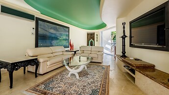 Beach Frontage Armonia Villa With Stunning Views