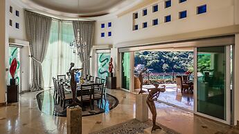 Beach Frontage Armonia Villa With Stunning Views