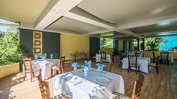 Beach Frontage Armonia Villa With Stunning Views