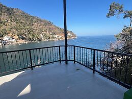 Beach Frontage Armonia Villa With Stunning Views