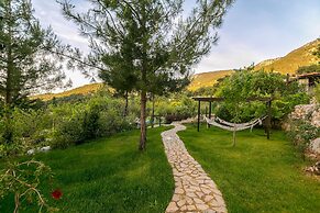 Olympos Mountain Lodge