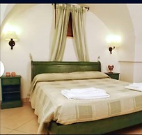 Elegant Double Room in Ancient Masseria Near the sea in a Quiet Olive 