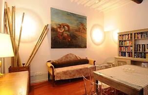 Cozy Central City Apartment