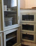 Cozy Central City Apartment