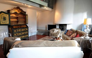 Cozy Central City Apartment