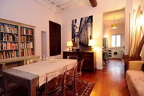 Cozy Central City Apartment