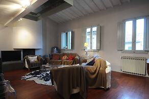 Cozy Central City Apartment