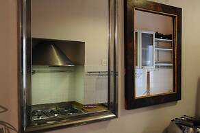 Cozy Central City Apartment