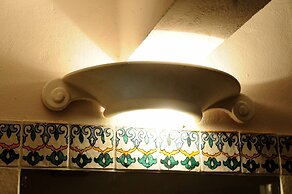 Cozy Central City Apartment