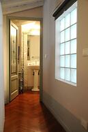 Cozy Central City Apartment