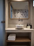 Alamis Hotel & Apartments