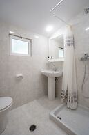 Alamis Hotel & Apartments