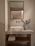 Alamis Hotel & Apartments