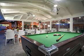 Alamis Hotel & Apartments