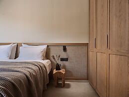 Alamis Hotel & Apartments