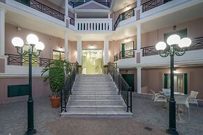 Alamis Hotel & Apartments