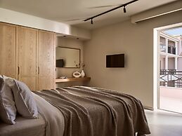 Alamis Hotel & Apartments