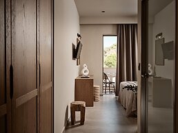 Alamis Hotel & Apartments