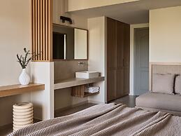 Alamis Hotel & Apartments