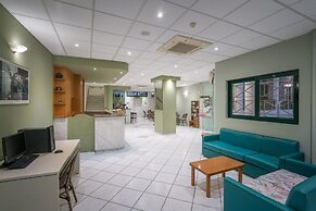 Alamis Hotel & Apartments