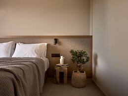 Alamis Hotel & Apartments